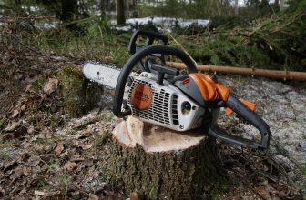 How to Use a Chainsaw