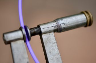 How to Use a Micrometer